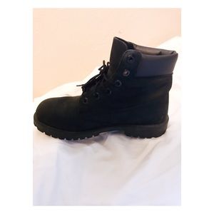 Gently worn black suede timberland boots